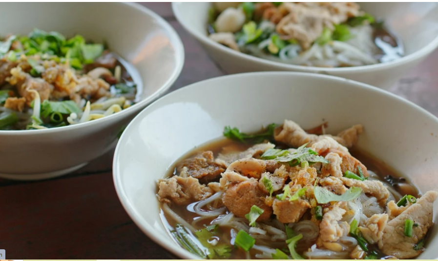 Menjelajahi Hidangan Khas Thailand: Mie Perahu